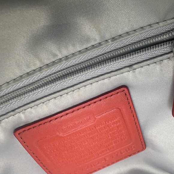 COACH Ashley Hippie Leather Crossbody Shoulder Bag Authenticated - Picture 9 of 10